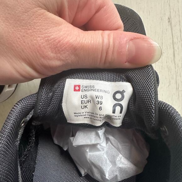 On Cloud Women's On Cloud 5 Running Shoe Black and White - Picture 7 of 8